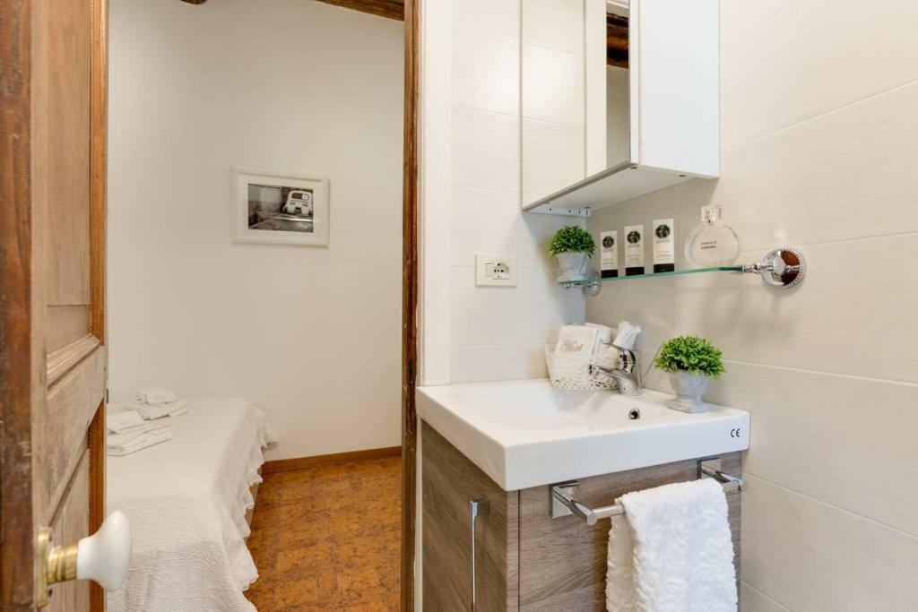 Arenula Luxury Apartment Рим Екстериор снимка