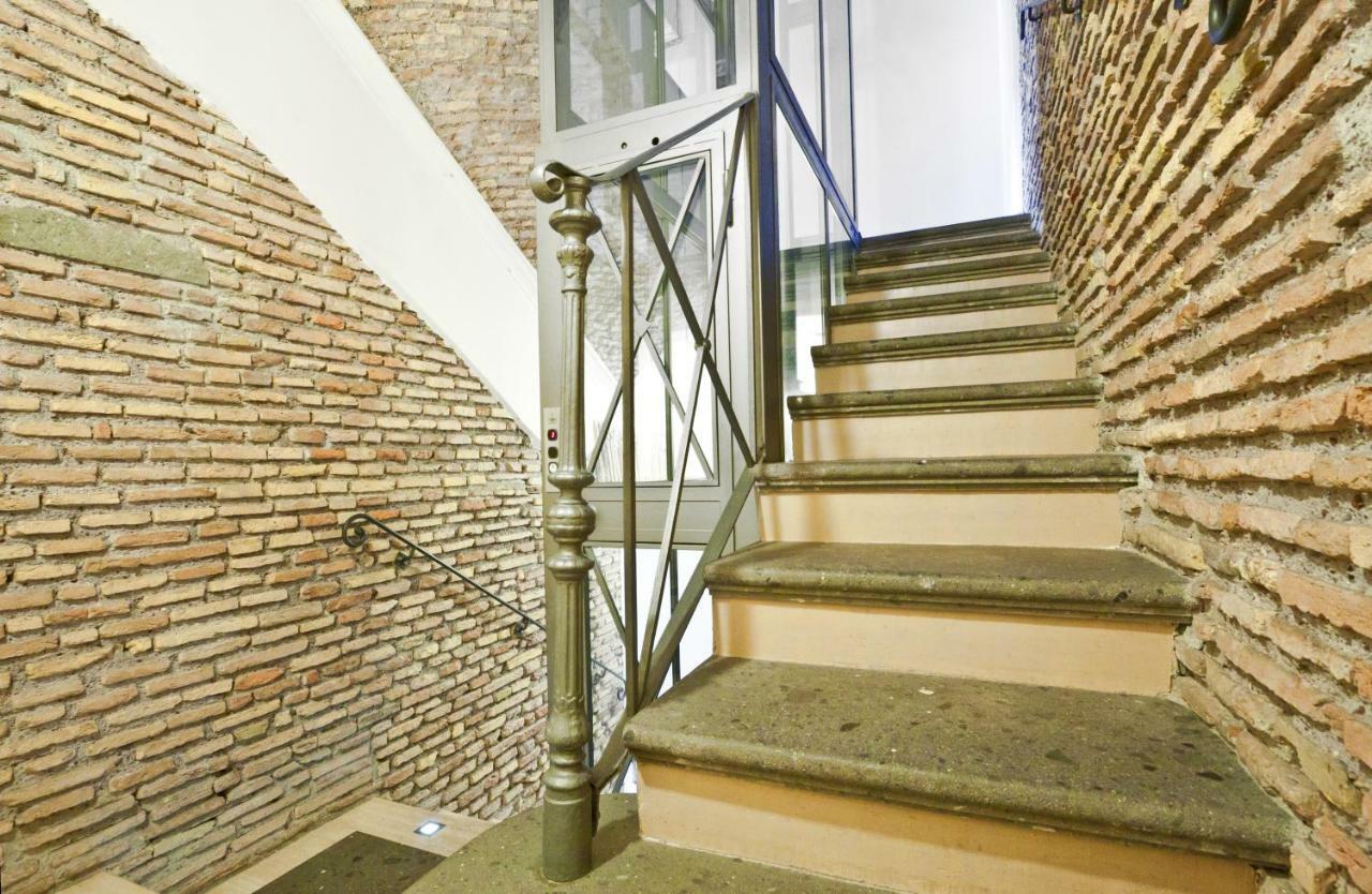 Arenula Luxury Apartment Рим Екстериор снимка