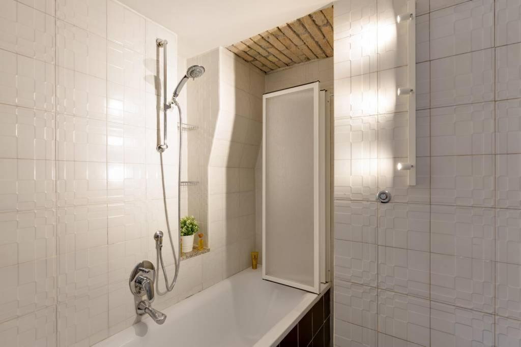 Arenula Luxury Apartment Рим Екстериор снимка
